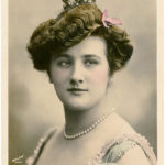 Vintage Lady With Crown Photo The Graphics Fairy